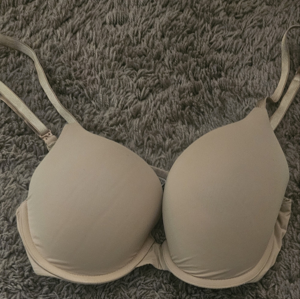 Elegant Beige Women's Bra Set